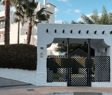 2 Bedroom Apartment For Rent in Estepona, Málaga - Foto 2