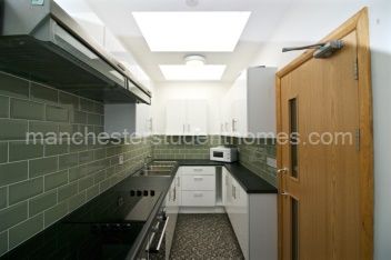 Langdale Hall, Upper Park Road, Manchester, M14 5RJ - Photo 3