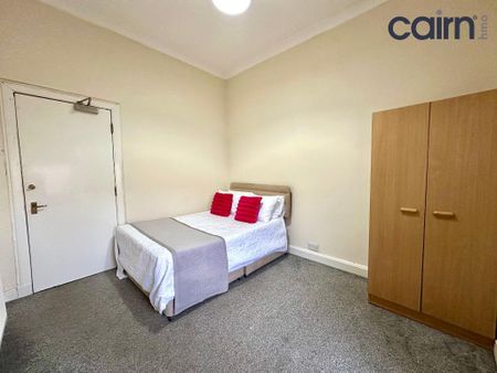 3 bedroom flat to rent - Photo 4