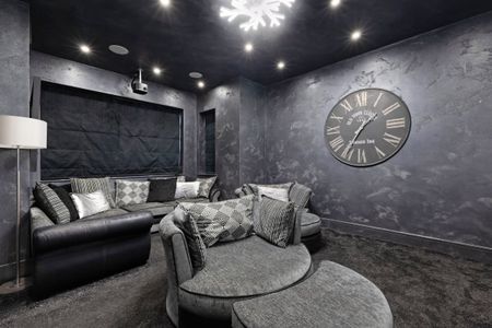 5 bedroom detached house to rent - Photo 3