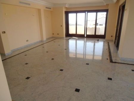 Middle Floor Apartment in Sierra Blanca - Photo 4