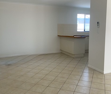 5 Myimbar Way, Nollamara, WA - Photo 2