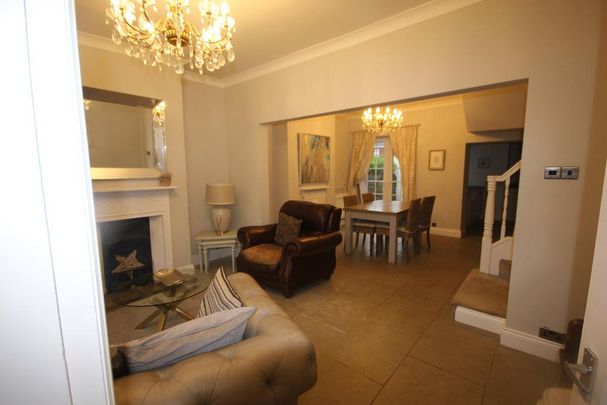 2 bedroom end of terrace house to rent - Photo 1