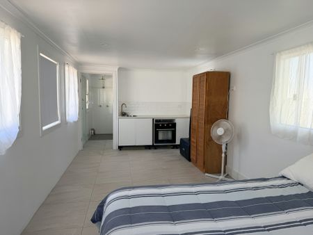 Quaint Cottage with Granny Flat - Photo 3