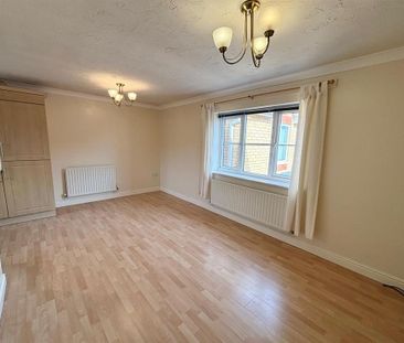 1 bedroom coach house to rent - Photo 6