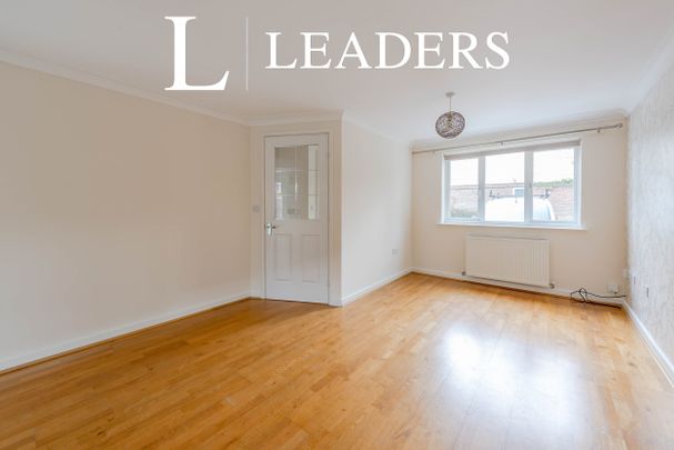 3 bedroom house to rent Deer Way, Horsham, West Sussex, RH12 - Photo 1