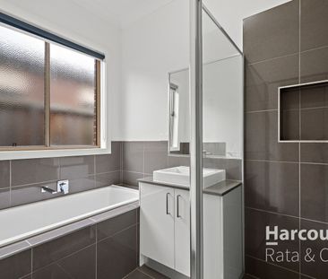 Modern 3 Bedroom Home in Doreen - Photo 4