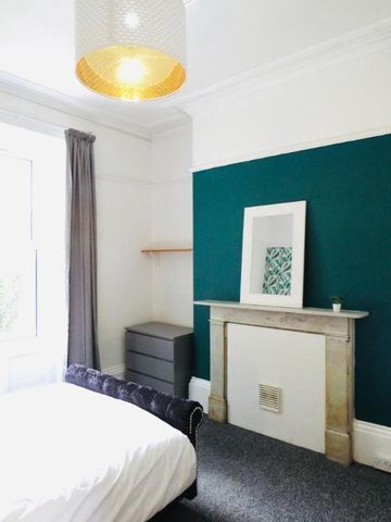 152 North Road East - Photo 4