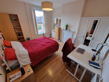 6 Bed Student Accommodation - Photo 5