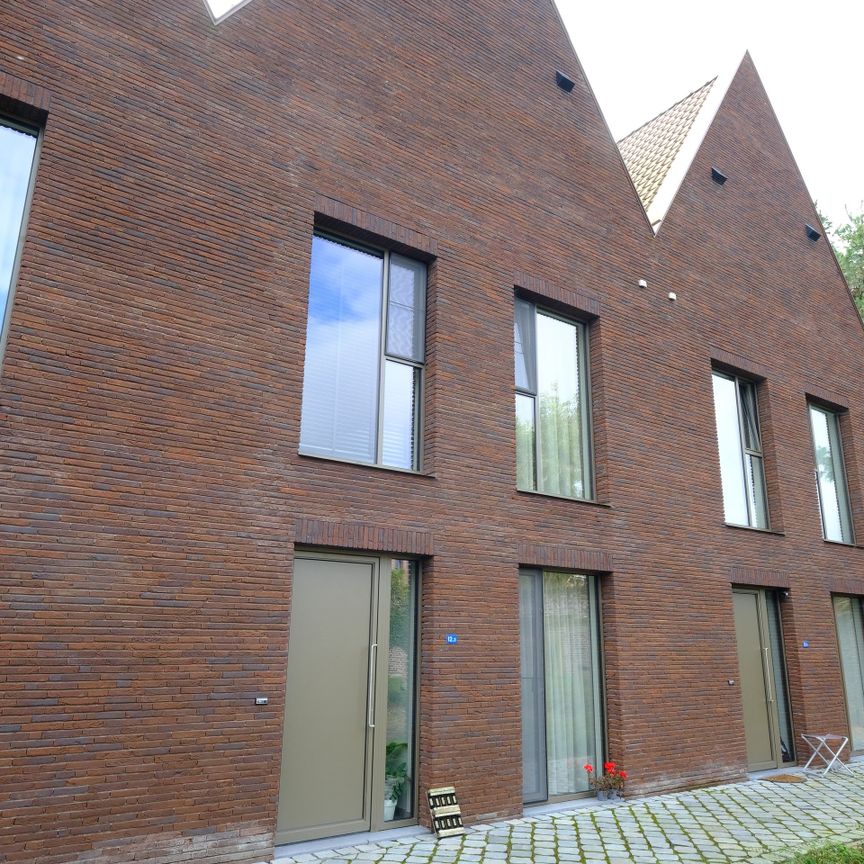 Woonhuis met 3 slaapkamers in het gezellige Oud-Rekem - Photo 1