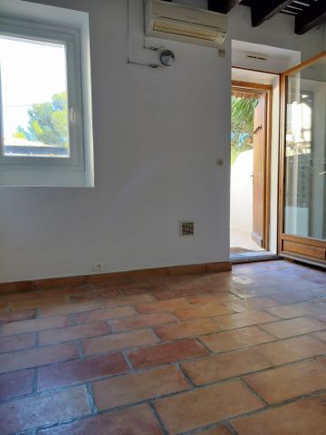 maison 3 pièces 36m2 MARSEILLE 6EME 950 euros - Photo 3