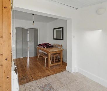 2 bedroom semi-detached house to rent - Photo 4