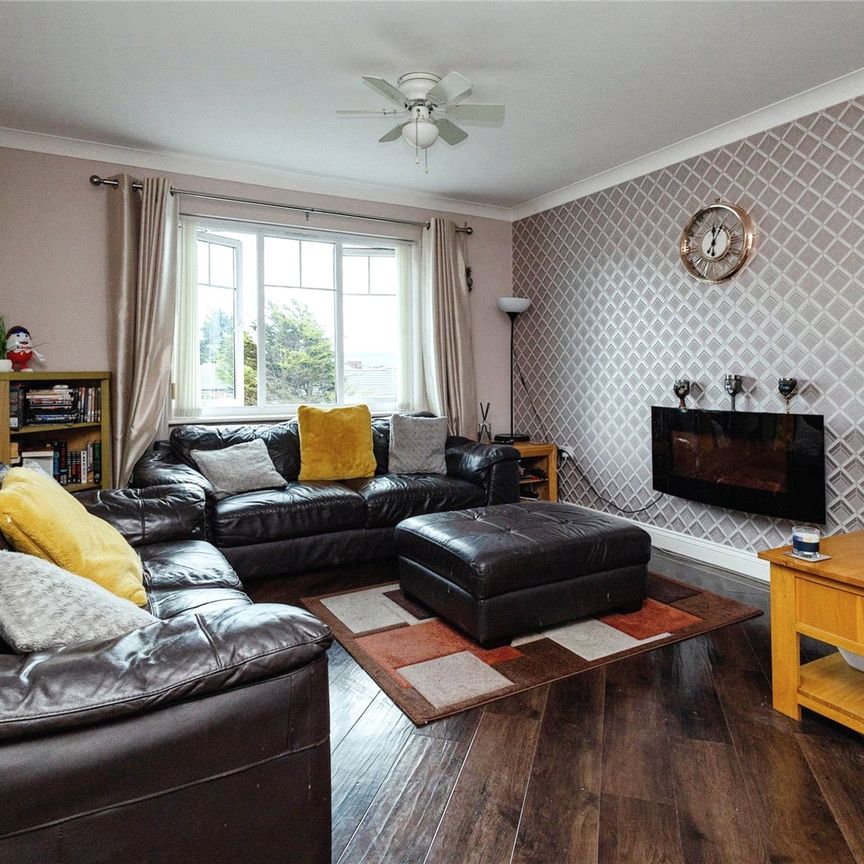 2 Bedroom Flat - Photo 1