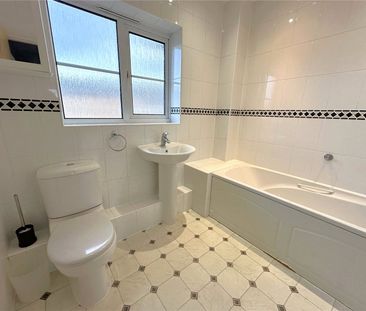 4 bedroom house to rent Eugene Way, Eastbourne, East Sussex, BN23 - Photo 2