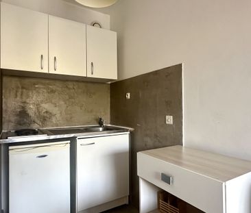 Location Appartement 1 pièce 26m² MARSEILLE 3ème - Photo 6