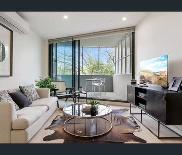 Fully Furnished 2-Bedroom Apartment in the Heart of Ivanhoe - Photo 2