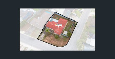 Family Home on a Beautiful Corner Block - Photo 3