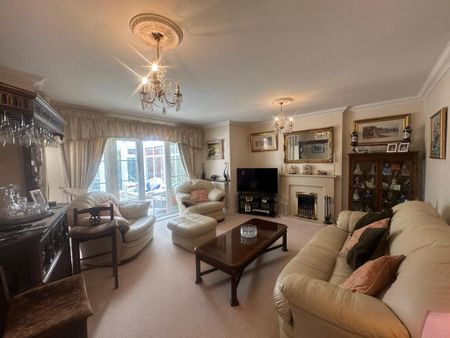 5 bedroom detached house to rent - Photo 2