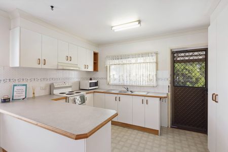 18 Willow Street, TAMWORTH NSW 2340 - Photo 5