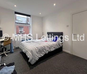 2 Bedroom Mid Terraced House for rent in Meadow View - Photo 5