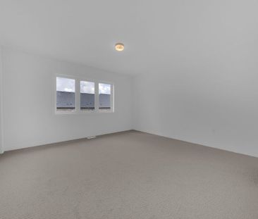 For Lease - 1999 Lowry Drive, Oshawa, Ontario - Photo 5