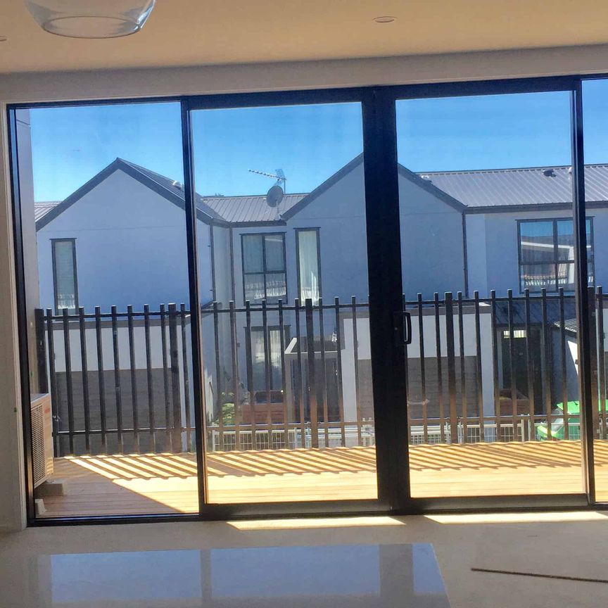 Pine Harbour Living - Photo 1