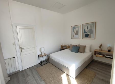 Location Appartement 2 pièces 47m² NIMES 30900 - Photo 3