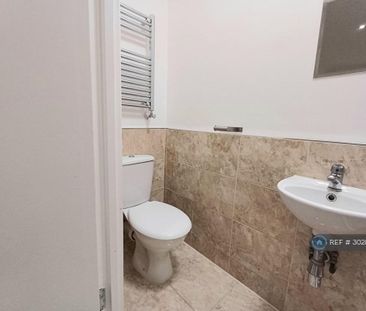 4 bedroom terraced house to rent - Photo 4
