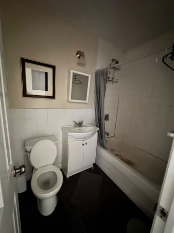 For Lease - 10-105 Twenty Fifth Street, Toronto, Ontario - Photo 5