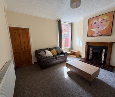 4 bedroom terraced house to rent - Photo 2