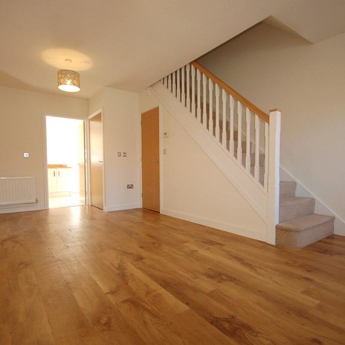 2 bedroom end of terrace house to rent - Photo 1