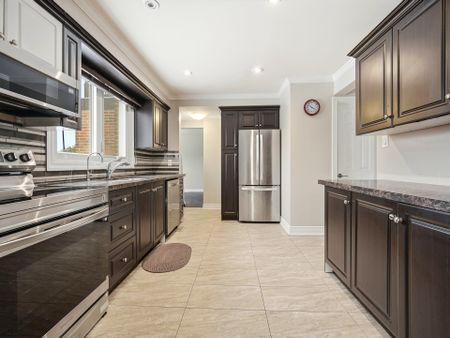 For Lease - 112 Mountainview Road Unit# Upper Level, Halton Hills, Ontario - Photo 3