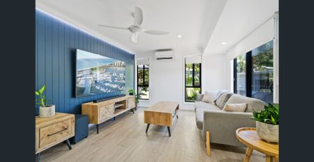 PERFECT DUAL LIVING HOME - 4 BEDROOM HOUSE + SEPARATE GRANNY FLAT - Photo 3