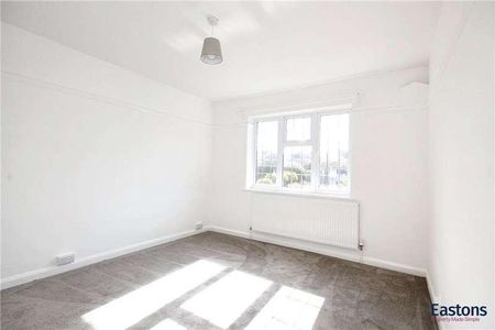 Eastdean Avenue, Epsom, Surrey, KT18 - Photo 5