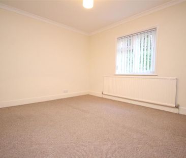 2 bedroom end of terrace house to rent - Photo 2