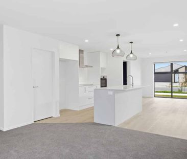 Brand New 4 Bedroom Family Home! - Photo 1