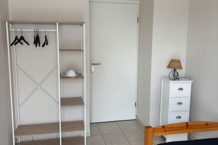 À louer Superbe T4 meublé de 82,55 m2 avec terrasse Rési - Photo 3