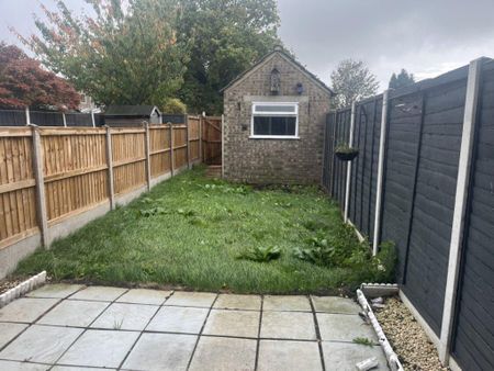 2 bedroom terraced house to rent - Photo 4