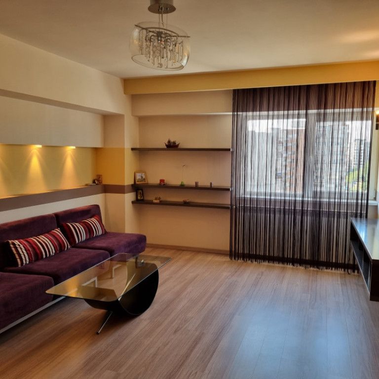 Apartament elegant, Bloc 2000 zona Bancorex - Fotografie 1