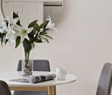 Spacious 2 Bedroom Apartment in Boutique Block of 12 - Photo 4