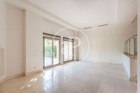 Luxury Villa for rent in Pozuelo de Alarcón, Spain - Photo 4