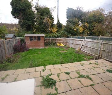 3 bedroom end of terrace house to rent - Photo 6