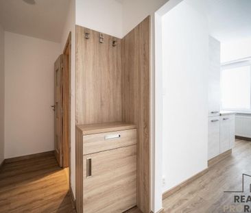 Pronájem bytu 1+1 38 m2 - Fotografie 3