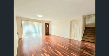 Renovated Townhouse in Prime Castle Hill Location - Photo 4