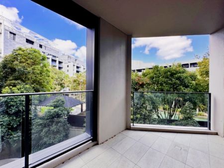 8 Kingsborough Wy, Sydney - Photo 3