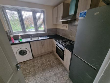 3 bedroom detached house to rent - Photo 4