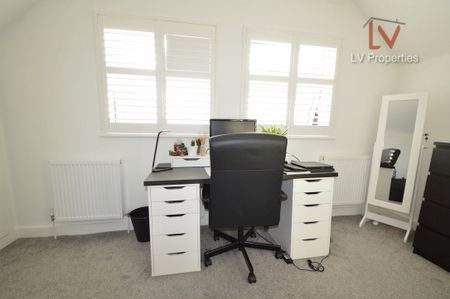 Hartley Avenue - Photo 4