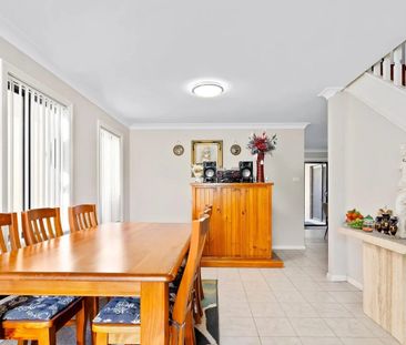 EXCEPTIONAL FAMILY LIVING IN A SOUGHT-AFTER LOCATION! - Photo 5