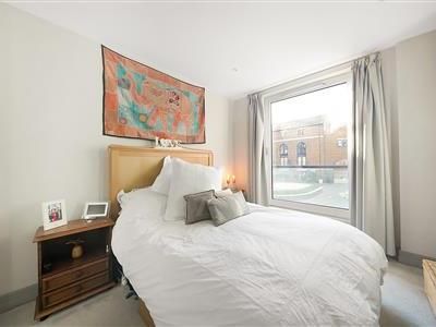 Ivory House East, Clove Hitch Quay, SW11 - Photo 3