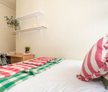 44 Chestnut Avenue, Hyde Park, Leeds, LS6 1BA - Photo 3